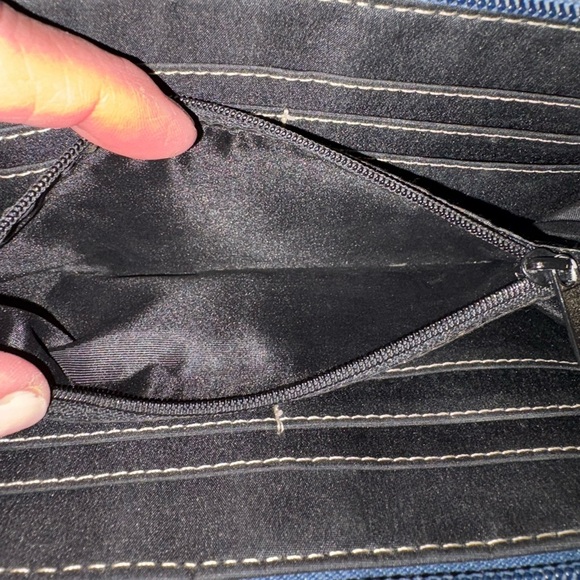 Tignanello blue pebble genuine leather zip-around wallet or clutch - Picture 6 of 14